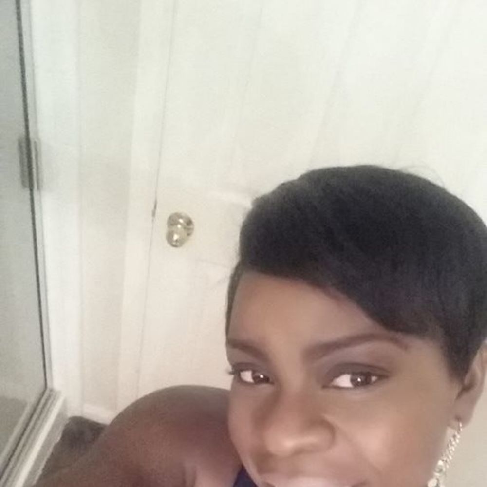 Meet your Posher, Angelia